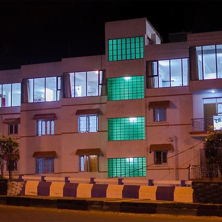 Megacity Inn Колката Екстериор снимка
