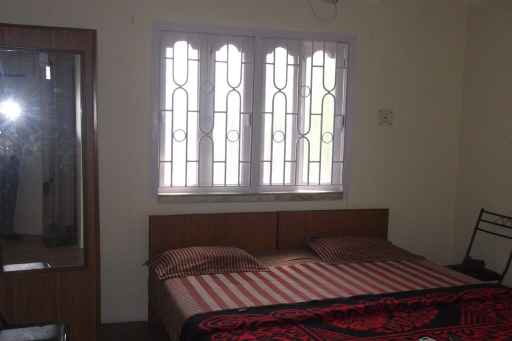 Megacity Inn Колката Екстериор снимка