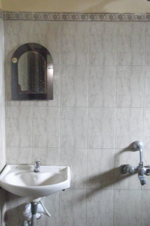 Megacity Inn Колката Екстериор снимка